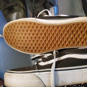 Platforms vans blk white